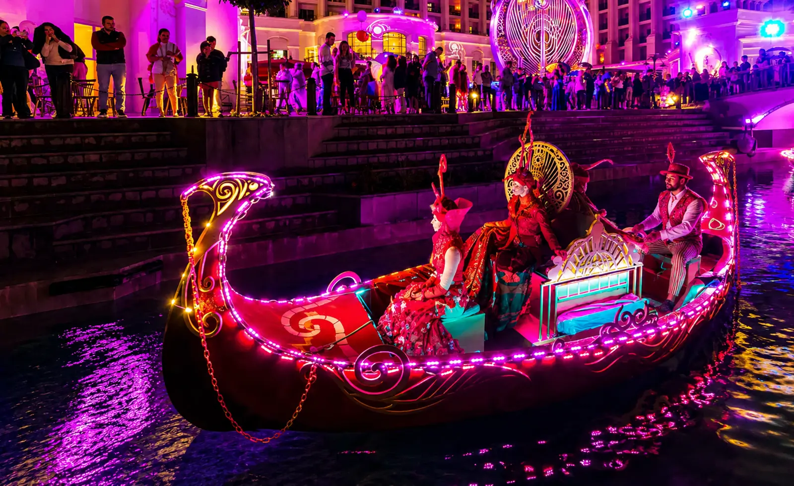 The Land of Legends Nachtshow, Shopping und faszinierende Unterhaltung thumbnail