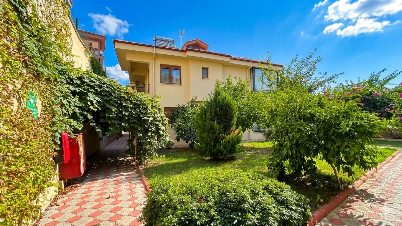 Spacious 5+1 Villa for Sale in Marmaris – Swimming Pool Complex, Nature Views, Ready to Move In