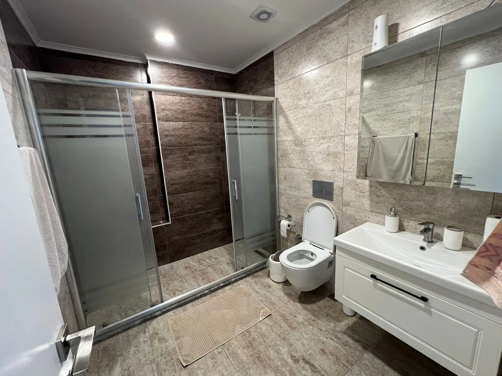 Luxury 6+2 Villa in Avocado Villas, Kargıcak | Private Garage & Premium Facilities thumbnail