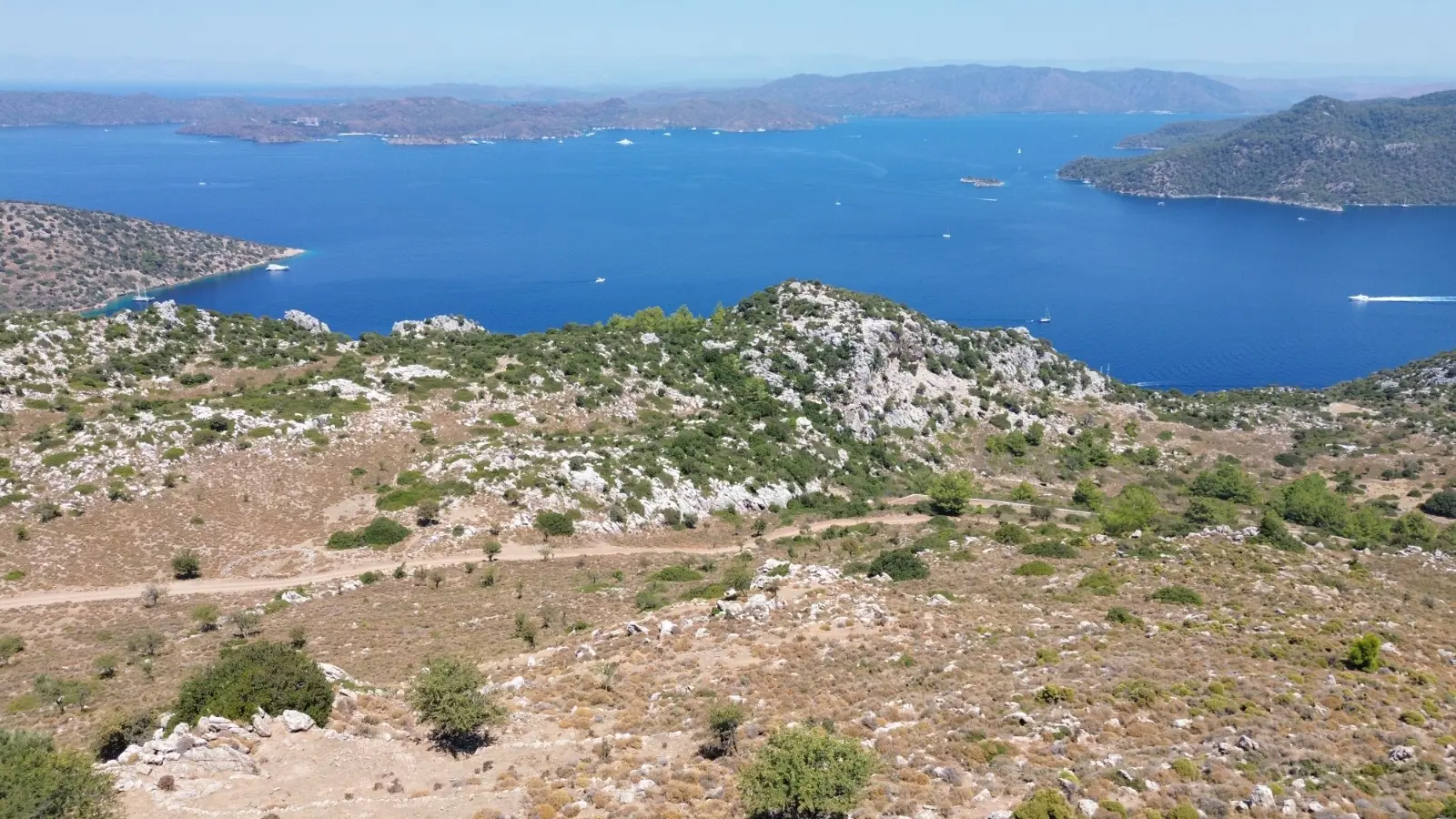 Działka 16 000 m² z widokiem na morze na sprzedaż w Selimiye, Marmaris | Widok na zatokę Selimiye, Datça i wyspę Kameriye thumbnail